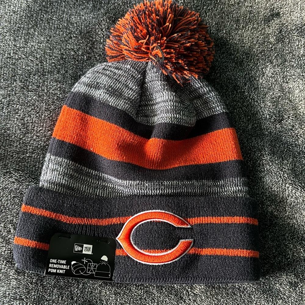 Chicago Bears winter toque from new era has a one time removable Pom kit